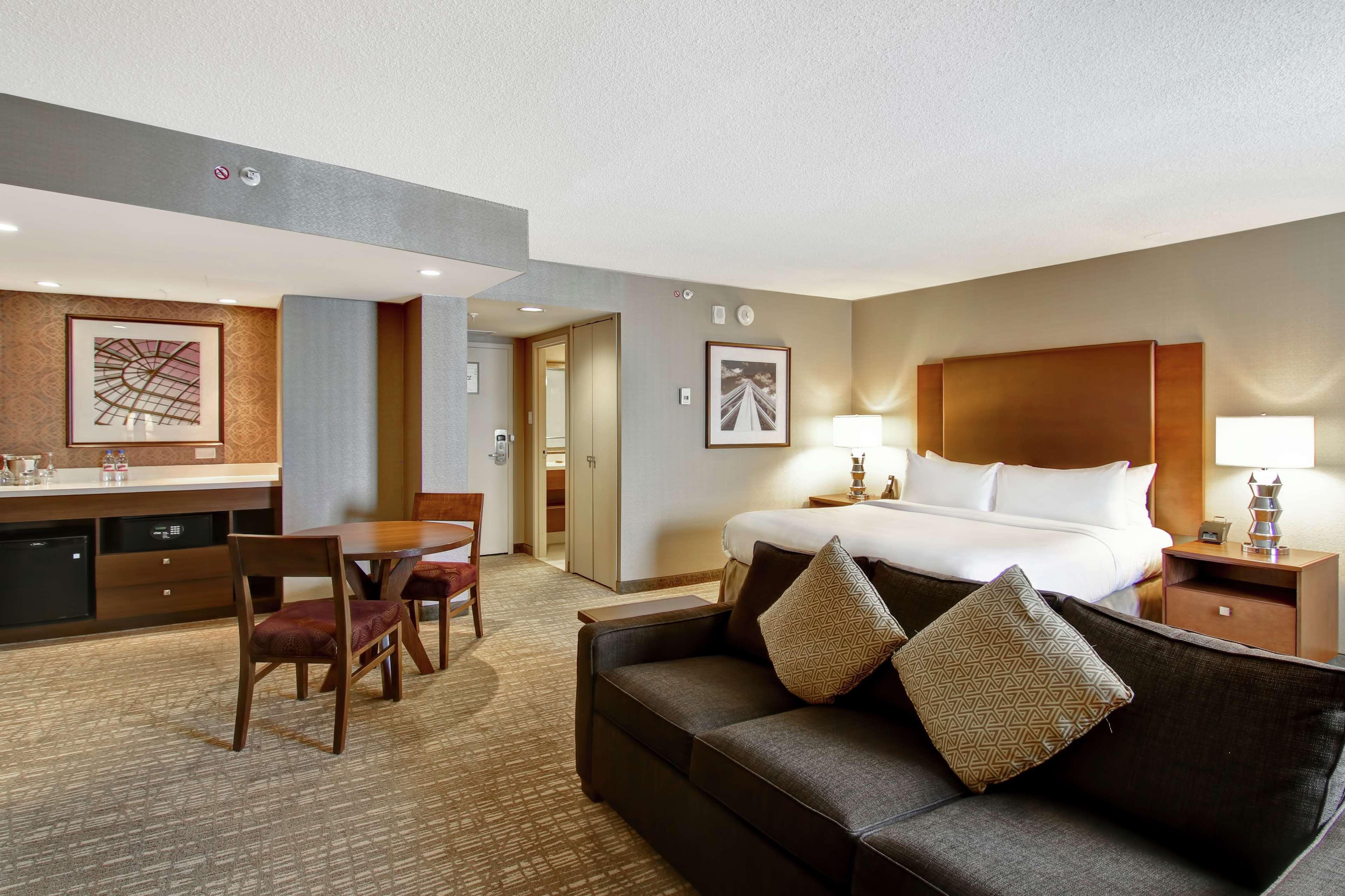 Готель Doubletree By Hilton West Едмонтон Екстер'єр фото