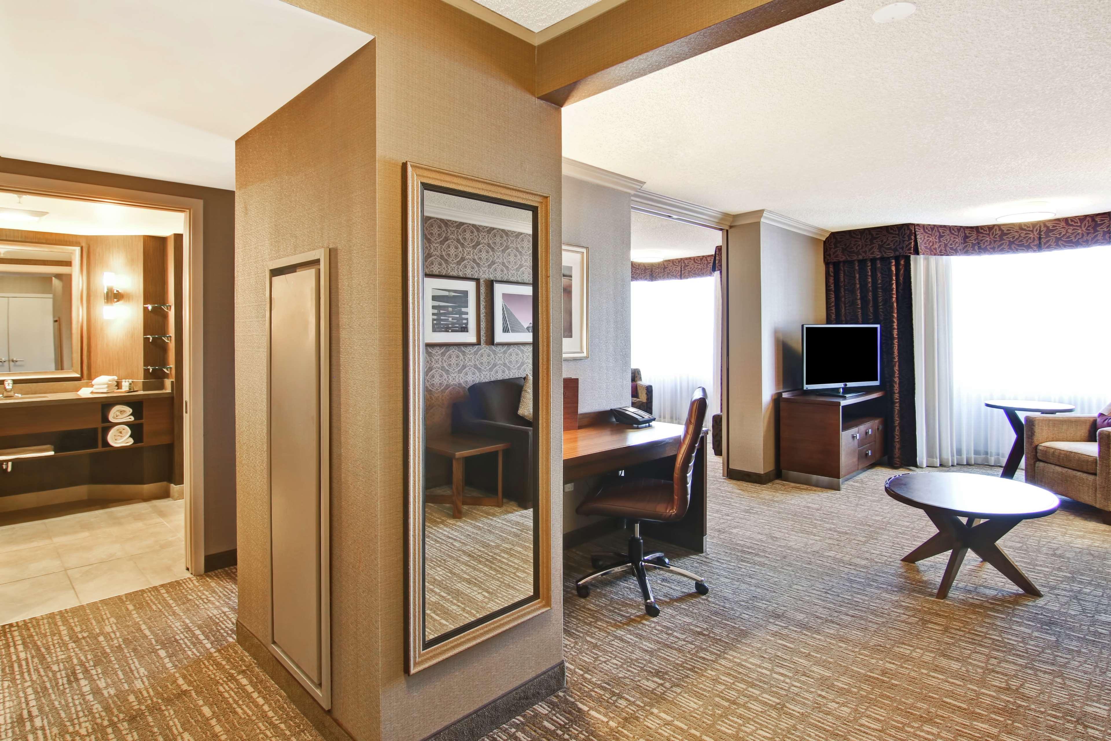 Готель Doubletree By Hilton West Едмонтон Екстер'єр фото