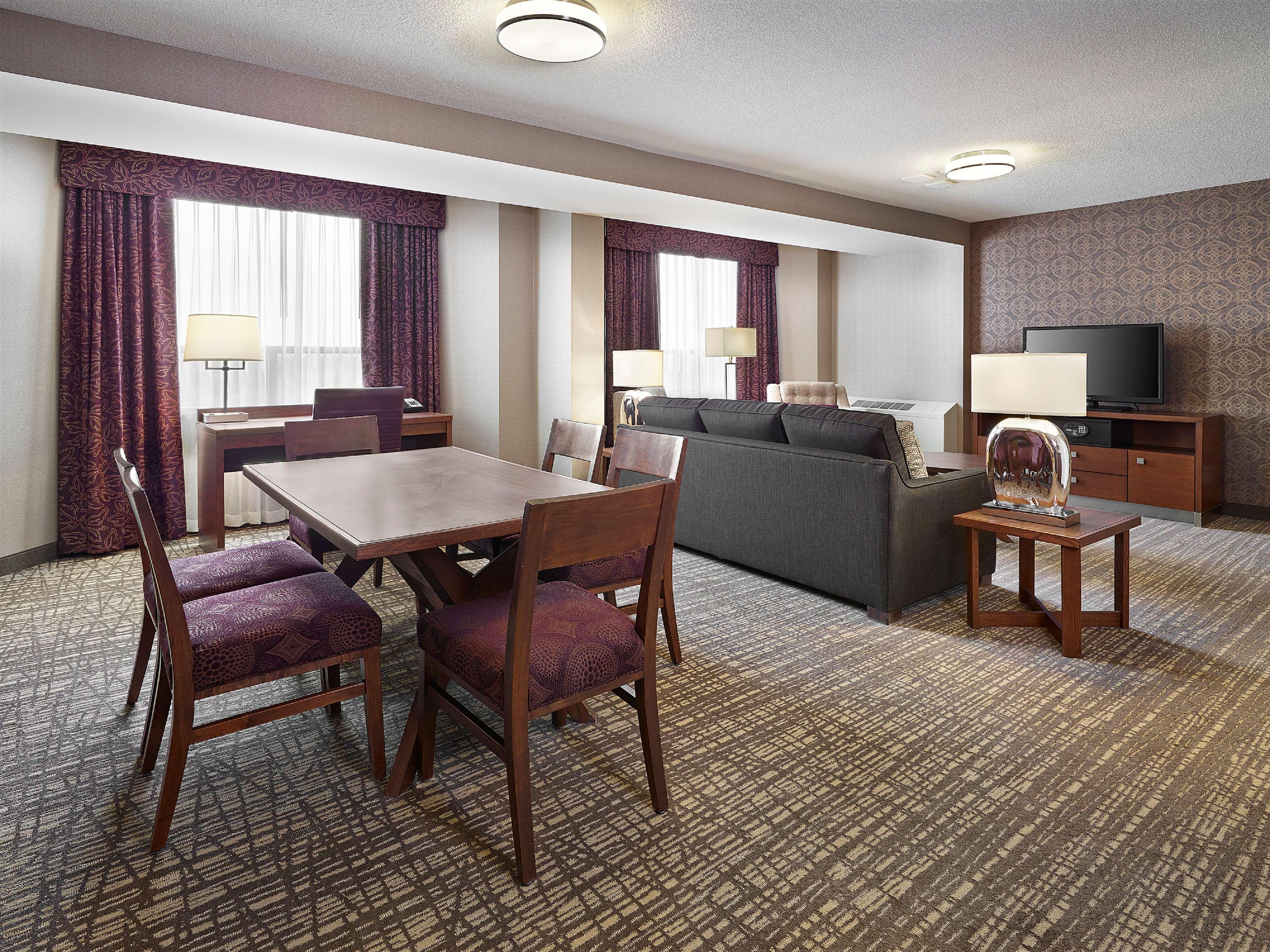 Готель Doubletree By Hilton West Едмонтон Екстер'єр фото